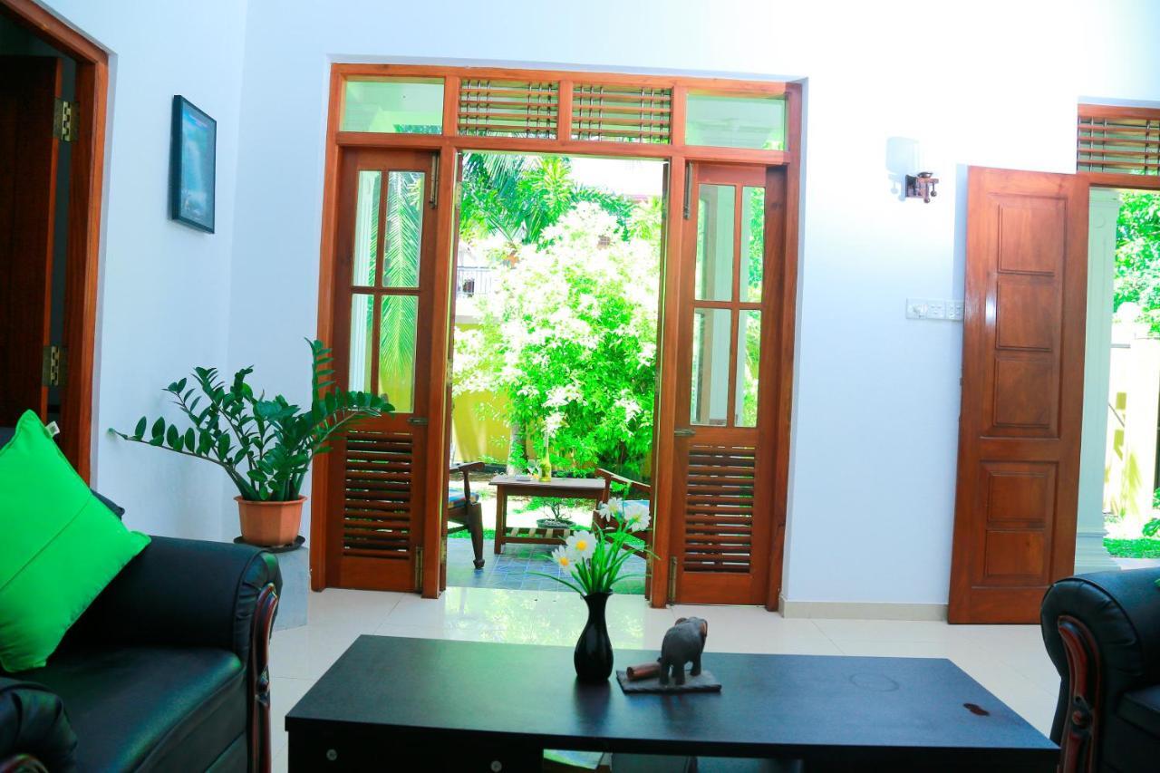 Residence Chanty Hikkaduwa Luaran gambar